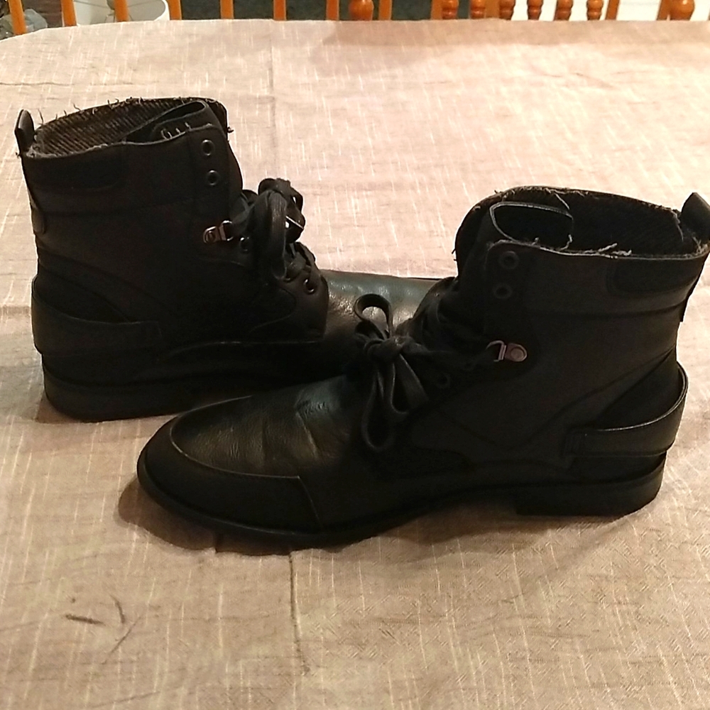 Steve Madden Rugger Boots - Picture 4 of 5
